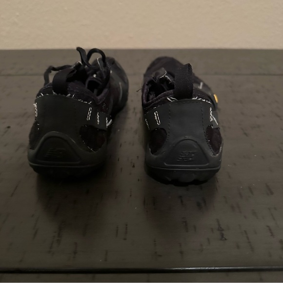 New Balance Minimus Men’s Black Trail Shoes - Picture 5 of 7